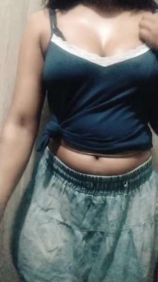 /2026-08-06 21-00/garm choot – indian school student dancing naughtilym(2).mp4