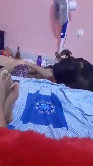 /2026-08-06 22-11/mohila hotele meye meye dudu tipatipii kore.ts